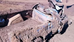 Trabalhadores encontram caminhonete completamente enterrada durante obra de prefeitura