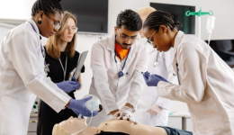 MEC suspende edital para novos cursos de Medicina; Anup critica falta de isonomia entre processos