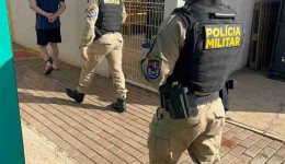 Procurado por tráfico é preso dentro de casa