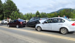 Engavetamento deixa uma pessoa ferida na PR-835