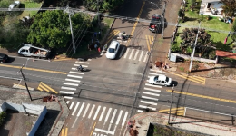 Prefeitura inicia instalação de semáforo na Rua Maringá, cruzamento com a Rua Bolívia