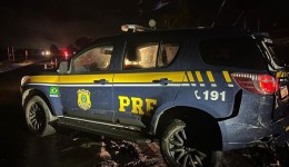 Motorista bêbado é preso após quase atropelar PRFs que atendiam acidente com morte
