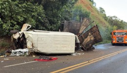 Grave acidente na PR-281 deixa dois mortos e três feridos