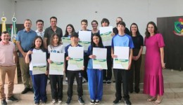 Prefeito participa da posse do Parlamento Jovem