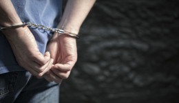 Homem com mandado de prisão em aberto é preso