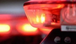 Dois homens são presos após furtarem TV e botijão de gás de residência