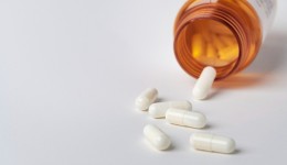 Anvisa alerta para risco de danos ao fígado por medicamentos e suplementos de cúrcuma