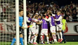 Rafael brilha nos pênaltis, e São Paulo avança às quartas de final da Libertadores
