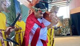 Alunos da APAE de Francisco Beltrão encenam a Paixão de Cristo