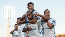 Matheus Pereira marca, Cruzeiro vence Atlético-GO e entra no G-5 do Brasileirão
