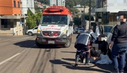 Motociclista fica ferida após colisão, em Francisco Beltrão
