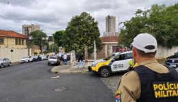 Mãe tenta enforcar filha de 7 anos com fio elétrico em kitnet