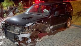 Colisão frontal entre dois veículos deixa feridos na PR-180