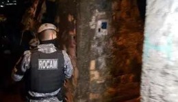 Mulher é flagrada com droga para consumo pessoal durante abordagem