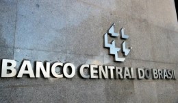 Taxa Selic cai para 14,25% ao ano após decisão do Copom