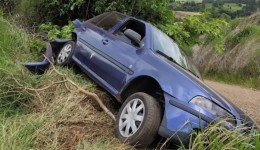 Colisão entre dois veículos é registrada na BR-280