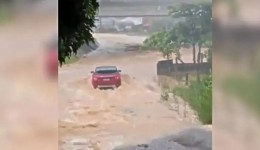 Chuva ultrapassa o esperado para o mês e provoca alagamentos e enxurradas em Santa Catarina
