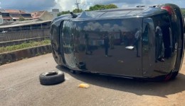 Colisão entre dois veículos deixa feridos leves na Av. Santo Fregonese