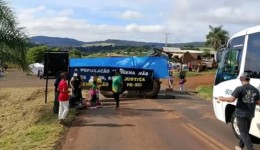 Indígenas bloqueiam PR-281 durante manifestação em Mangueirinha