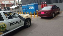 Polícia Militar recupera veículo furtado em supermercado no Bairro Vila Nova