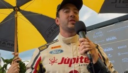 Na chuva, Gabriel Casagrande vence as duas corridas da Nascar Brasil no Velocitta