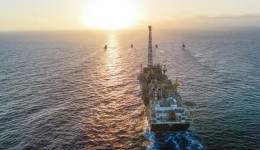 Petrobras fecha acordo com Equinor para adquirir 50% de área estratégica do pré-sal