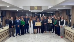 Professor Evaristo recebe título de cidadão honorário do Paraná