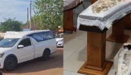 Pai, filhas e cachorrinha velados lado a lado são sepultados após cortejo em MS