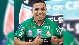 Marreco anuncia Douglas Silva, reforço vindo da Espanha para a sequência da temporada