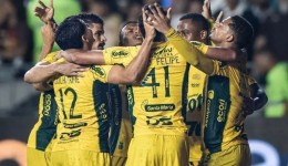 Vasco perde para o Mirassol em São Januário e vê vaga na Libertadores ficar distante