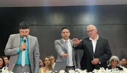 Jean Cardoso e Alvir Guyss assumem o município