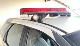 Motorista embriagado causa acidente e é preso após colidir com caminhão que tombou na pista