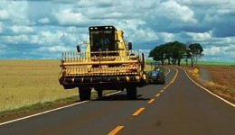 Assembleia Legislativa aprova regras para trânsito de tratores em rodovias de SC