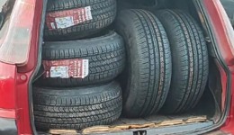 Operação conjunta apreende veículo com pneus contrabandeados na BR-277