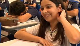Brasileira de 11 anos cria fórmula simples para calcular raiz quadrada e sai em revista científica