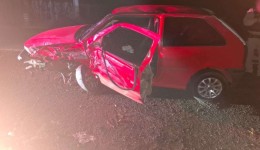 Colisão entre carro e caminhão deixa ferido