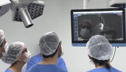 'Era o sonho dela’, diz mãe de criança que pode conseguir andar após operação inédita em SC