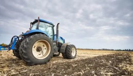 Pinhal de São Bento prorroga cessão de maquinários para associação de produtores rurais