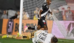 Com um a menos, Ceará busca empate heroico contra o Vasco nos acréscimos