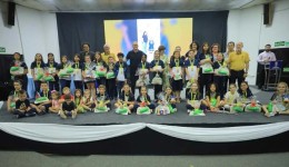 5º Concurso de Poesias celebra talentos infantis e premia vencedores na Expopato 2025