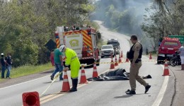 Homem morre após ser atingido por veículo ao atravessar a PR-483