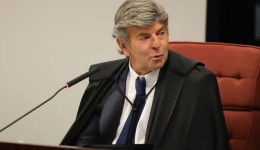 Fux absolve Bolsonaro e condena Braga Netto e Cid pela trama golpista