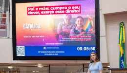 Lei que garante autonomia dos pais sobre educação sexual é destacada em plenário