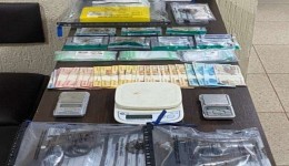 Homem é preso com drogas e armas
