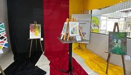 Mercado Municipal recebe exposição com obras de alunos