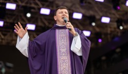 Padre Ezequiel e Dilsinho reúnem grande público na Expobel