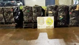 Carga de cigarros contrabandeados avaliada em R$ 137 mil é apreendida em Foz do Iguaçu