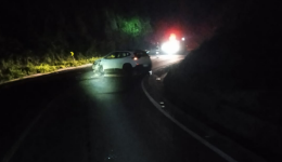 Motorista fica ferida após colidir com caminhão na SC-283