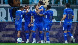 Grêmio vira sobre a Chapecoense e volta a vencer no Brasilerão