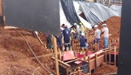 Trabalhador é resgatado com vida após ficar soterrado em obra